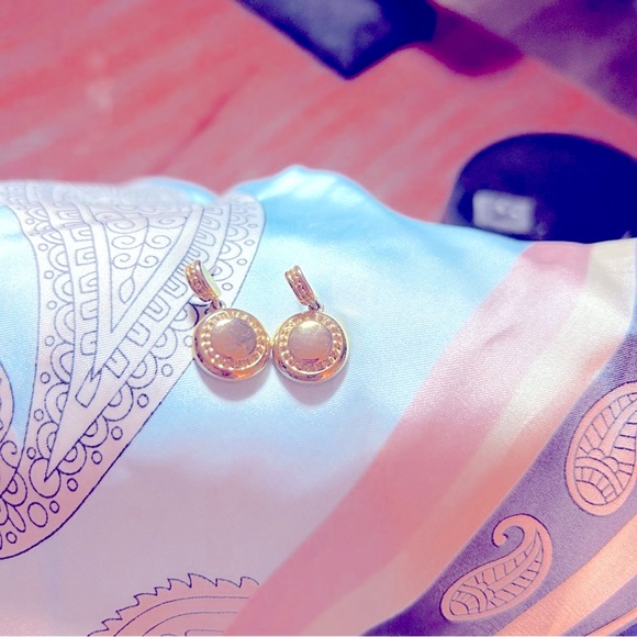 Gold post drop earrings - Picture 2 of 3